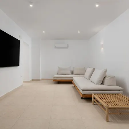 Sealove - Luxury Pool - Up To 21 Guests Villa