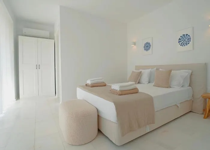 Sealove - Luxury Pool - Up To 21 Guests