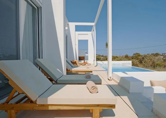 Sealove - Luxury Pool - Up To 21 Guests