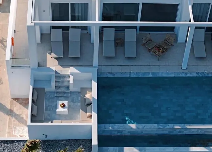 Sealove - Luxury Pool - Up To 21 Guests *