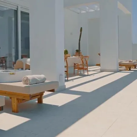 Sealove - Luxury Pool - Up To 21 Guests